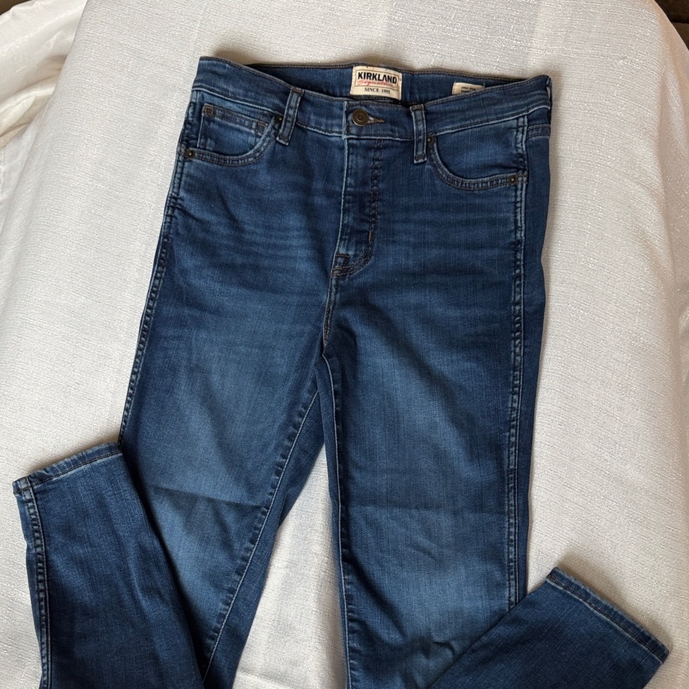 Kirkland Signature Women's Dark Blue Skinny Jeans